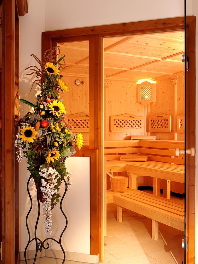 מאיירהופן Hotel Alpenhof Kristall מראה חיצוני תמונה
