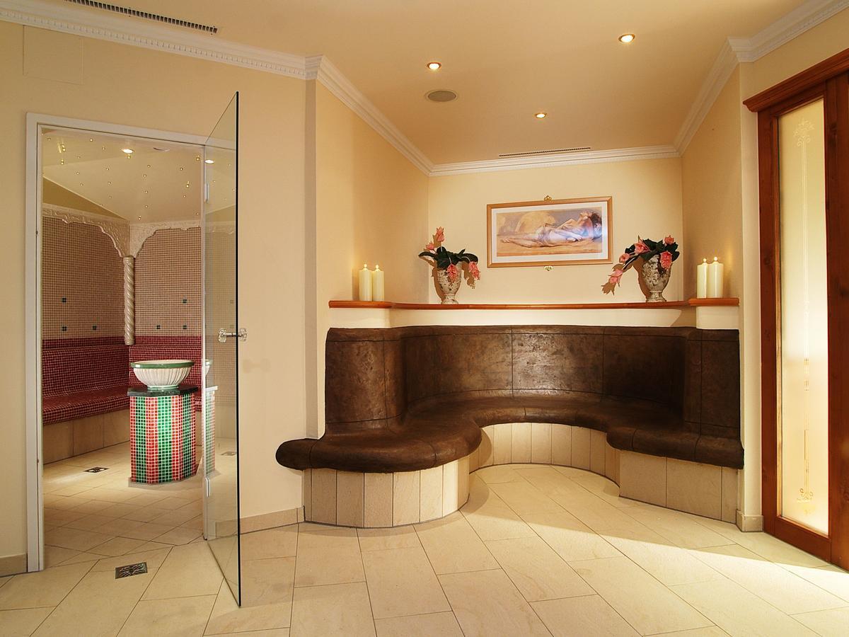 מאיירהופן Hotel Alpenhof Kristall מראה חיצוני תמונה