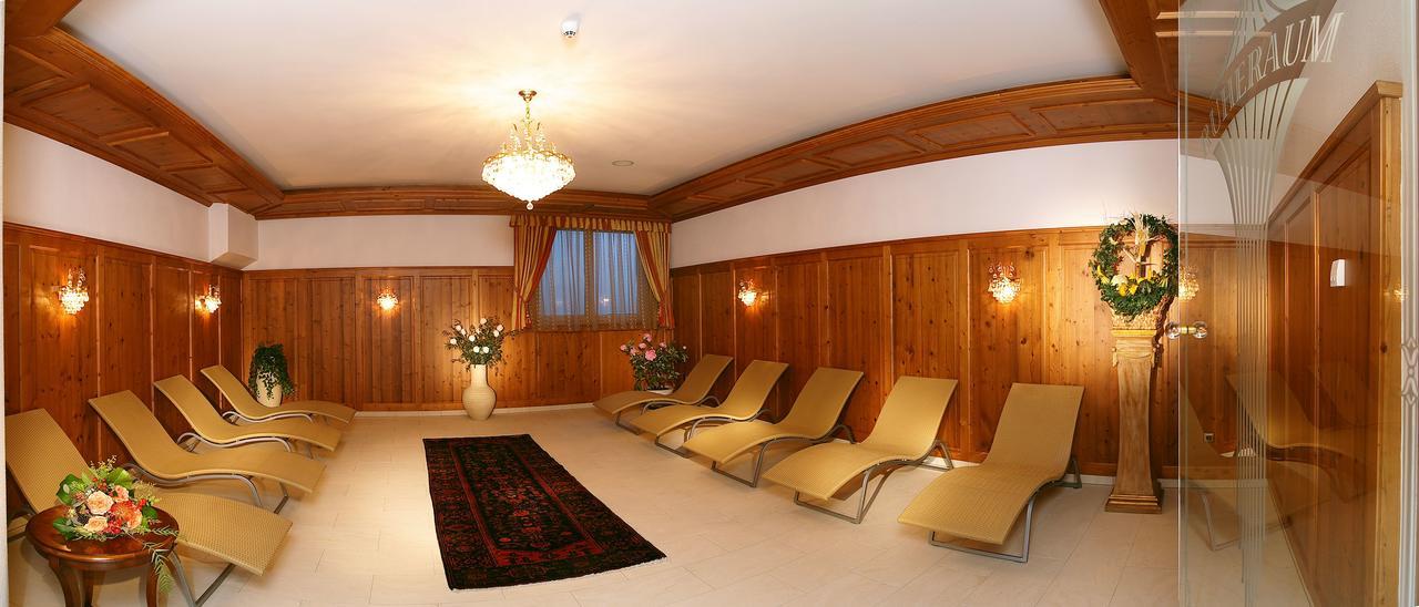 מאיירהופן Hotel Alpenhof Kristall מראה חיצוני תמונה
