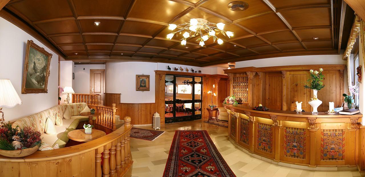 מאיירהופן Hotel Alpenhof Kristall מראה חיצוני תמונה
