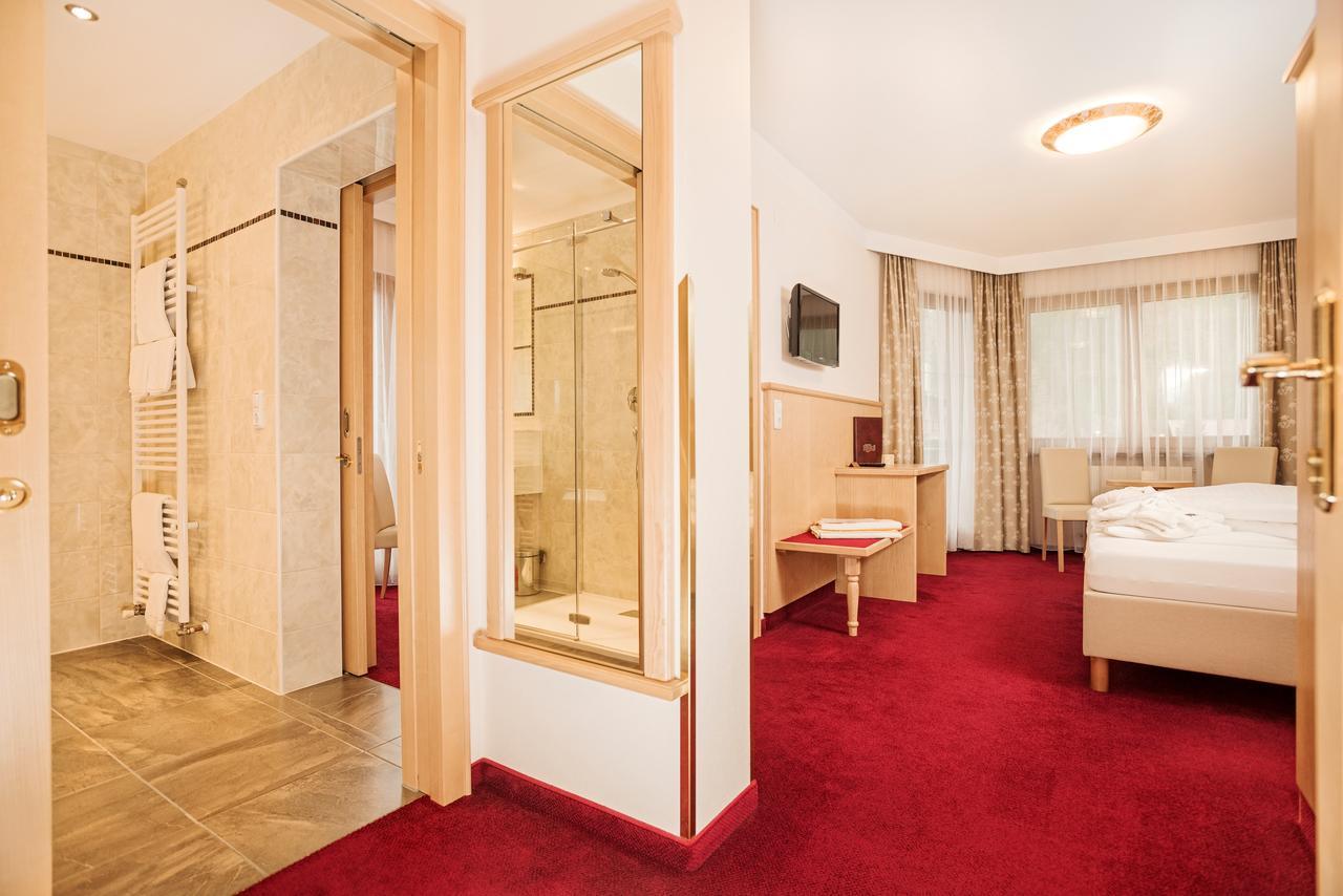 מאיירהופן Hotel Alpenhof Kristall מראה חיצוני תמונה